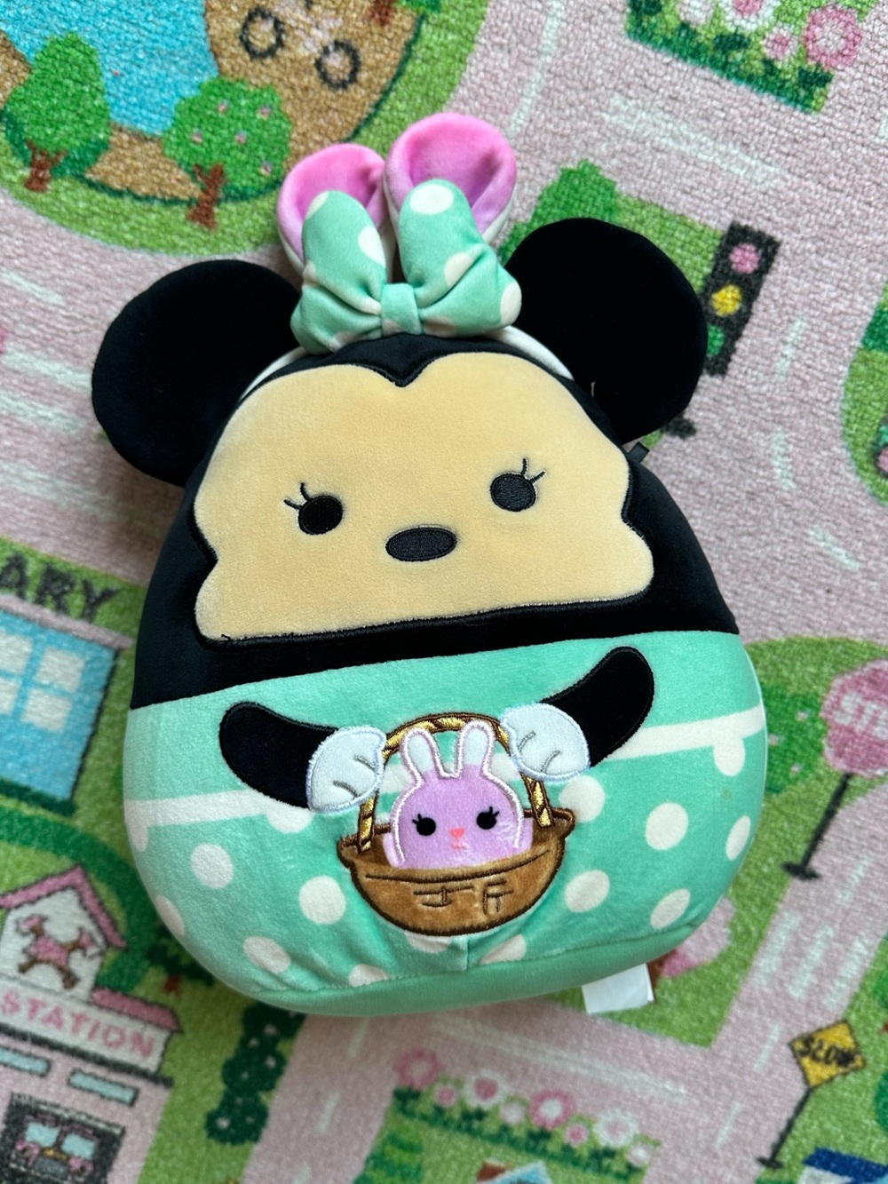 Minnie Mouse Squishmallow limited edition